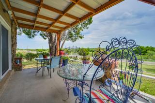 1 Mi to Sheppard AFB! 'Treetop Manor' w/ Patio - 8