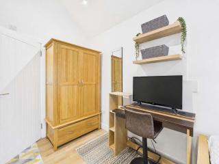 Cambridge Guest House - 4