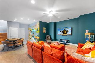Sundrift Escape - Luxe Retreat with Hot Tub-Sauna-Arcade-Golf Cart-Game Room - 6