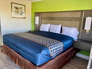 Executiveinn & suites - 3