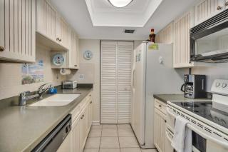 Beach Club 436 - 7
