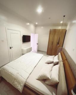 A Luxurious 3 Bedroom Apartment - 8