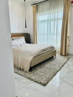 A Luxurious 3 Bedroom Apartment - 4