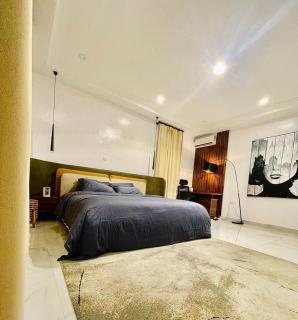 A Luxurious 3 Bedroom Apartment - 3