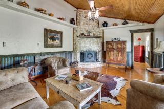 Horse Friendly! Hill Country Retreat w/ Views - 9