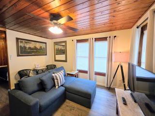 #08 - One Bedroom Lakeview Cottage-Pet Friendly - 8