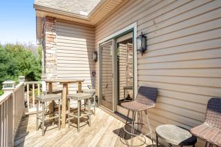 Treetop Condo Near Golf and Skiing - Fireplace - 4