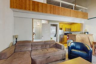 Treetop Condo Near Golf & Skiing with Deck & Grill - 5