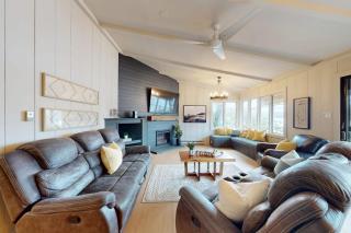 Charming lakefront home with dock firepit WiFi - 9