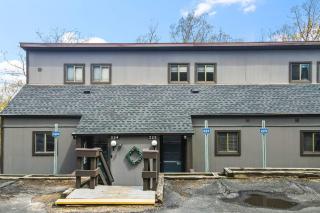 Mountain-View Townhome with Tennis Courts & Grill - 7