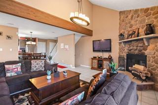 Mountain-View Townhome with Tennis Courts & Grill - 5