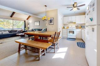 Dog-Friendly Gem with Pool Hot Tub Sauna & Deck - 8