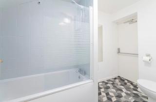 2BR Reading Stay - Ideal for Contractors - 3