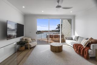 Coastal Escape - On the Canal - 8
