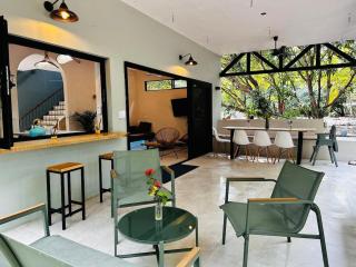 Family Retreat with Guest Casita, big pool, rancho - 3