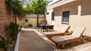 9-4 Private Houses - 9