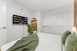 Presidential Skyline Suite , UG Parking, Gym - 4