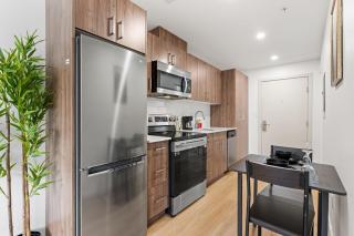 Presidential Skyline Suite , UG Parking, Gym - 1