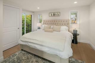Downtown Redmond Executive Stay - 8