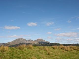 2 Bryn Eglwys - 3