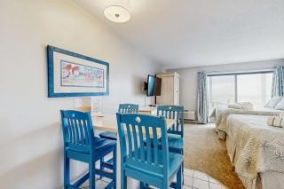 Oceanfront oasis with kitchenette bay-view patio & AC - dog-friendly - 5