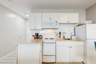 Oceanfront oasis with kitchenette bay-view patio & AC - dog-friendly - 2