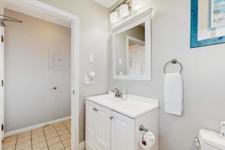 Oceanfront suite with water-view patio AC kitchenette & firepit Dog-Friendly - 1