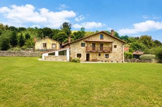 Casona de piedra con jardín cerca de Cabárceno - 4