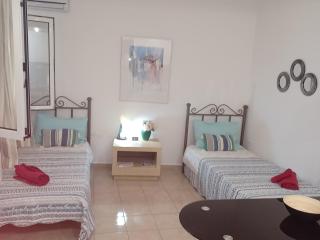 Quiet studio near to the airport 1 - 2