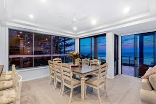 Beachfront Escape - Gold Coast - 6