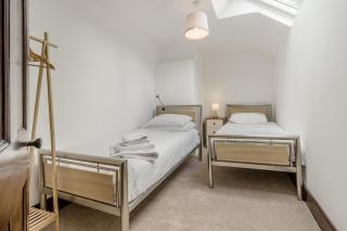 4 Bed in Llanfihangel Y Pennant oc-b42719 - 9