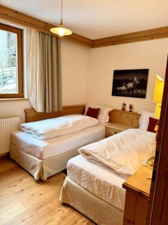 Luxury Chalet at the Foot of the Dolomites by the Castle - 4