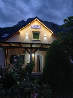 Breti's GuestHouse - 9