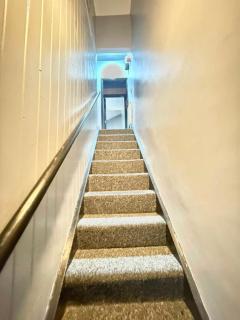 7 Bedroom House - Next to Parklife Festival - 6