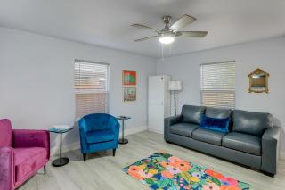 New! Walk to Square - Granbury Gem w/ Hot Tub - 7