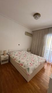 Kypseli Athenian Apartment with Balcony , Private & Shared Options - 5