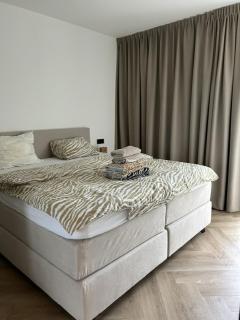 Circuit & Beach Apartment - 5