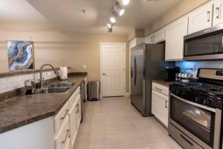 Vegas Oasis Pet Friendly Retreat Near Strip with Parking - 4