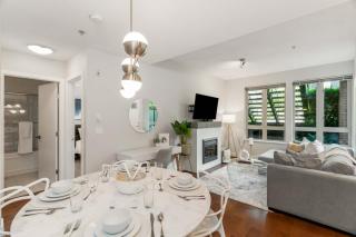 Peaceful and Convenient Executive Townhome North Vancouver - 2