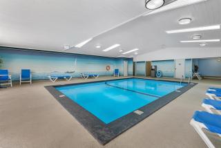 SureStay Plus Hotel by Best Western Salmon Arm - 8