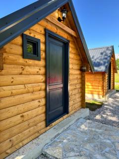 Log Cabin - 0