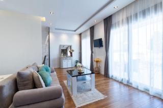 Arte Luxury Pool Apartmets - 2