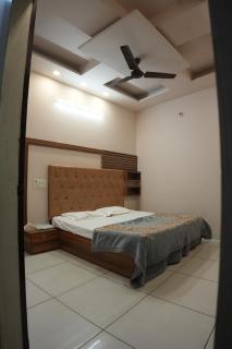 Hotel Hari Sarovar - 8