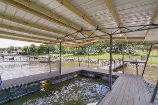 Lake of the Ozarks Group Getaway: Shared Dock! - 0