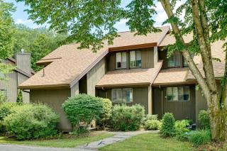 Pool Access, Mtn View: Mid-Term Stay in Manchester - 7