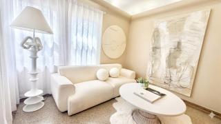 Steps to Beach & Designer Lakefront Stay with Free Parking - 6