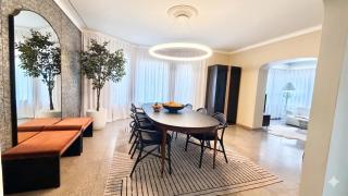 Steps to Beach & Designer Lakefront Stay with Free Parking - 8