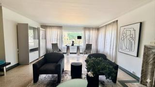 Steps to Beach & Designer Lakefront Stay with Free Parking - 1