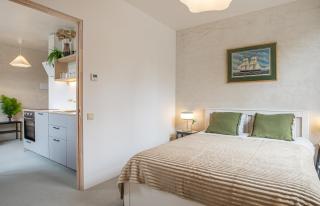 Bright 1BR Nordic Boho 18, Private Parking & Self Check-In - 1