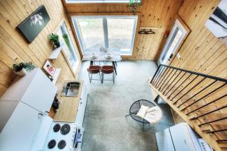 Peaceful Lake Chalet with Trail & BBQ & Fire Pit - 5